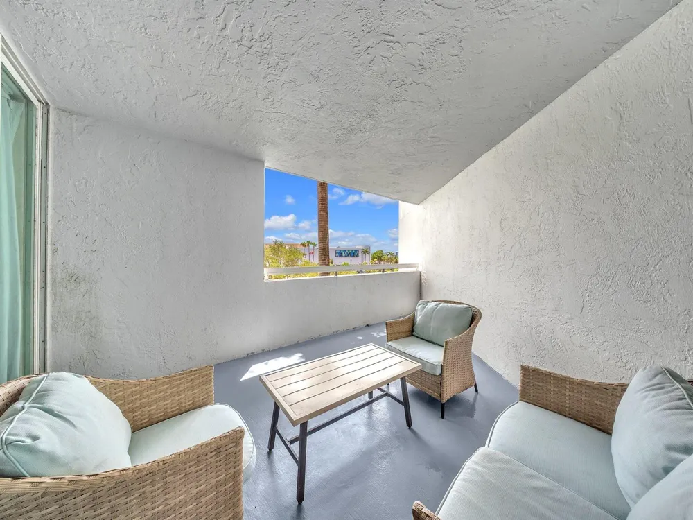 2670 E Sunrise Boulevard #323 Fort Lauderdale, FL 33304