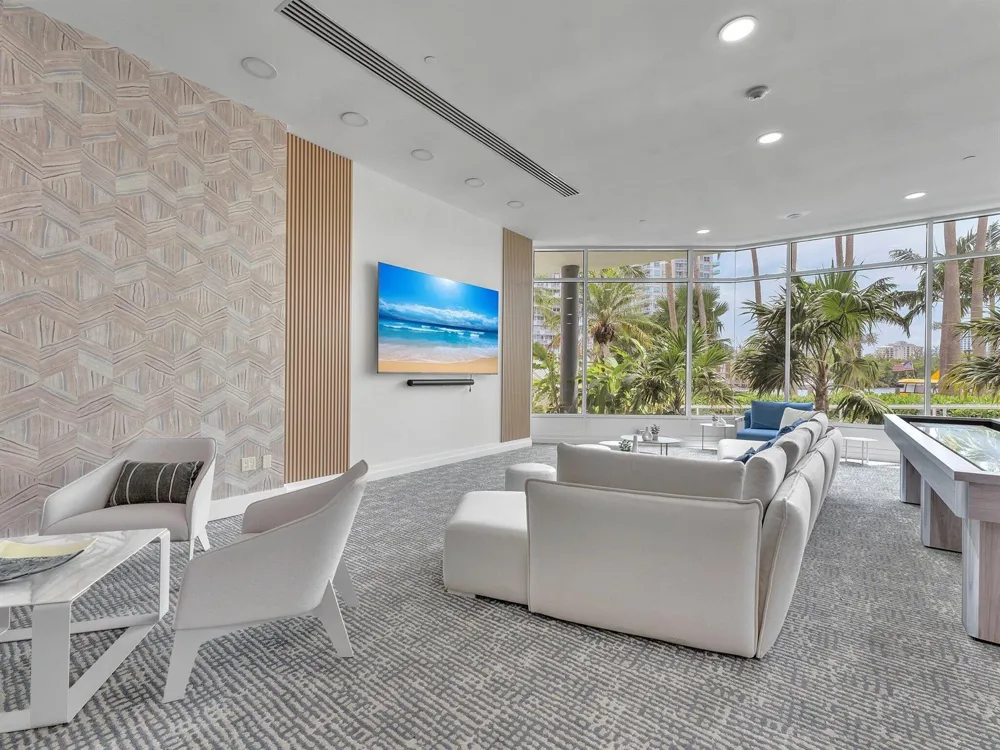 2670 E Sunrise Boulevard #323 Fort Lauderdale, FL 33304