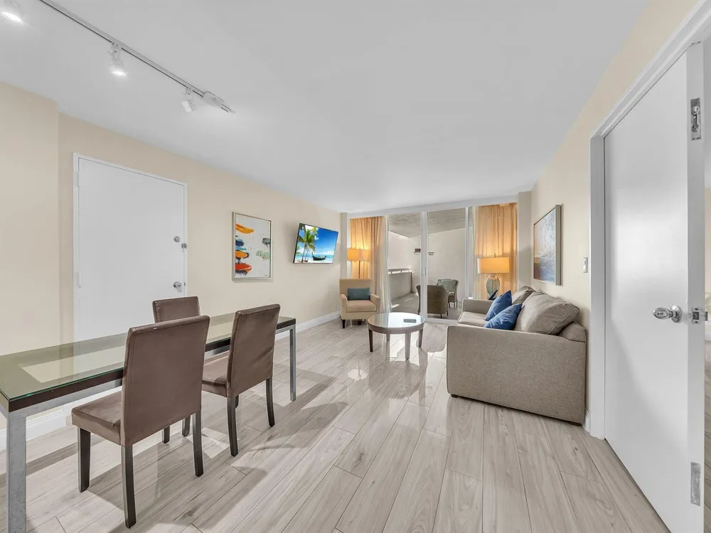 2670 E Sunrise Boulevard #323 Fort Lauderdale, FL 33304