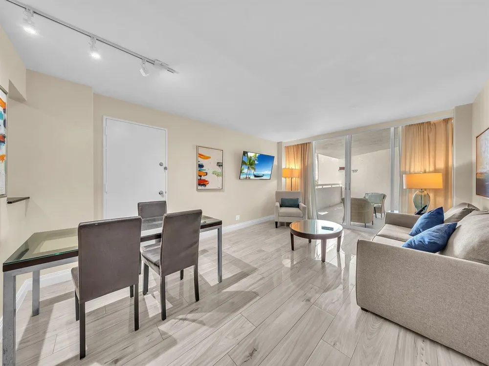 2670 E Sunrise Boulevard #323 Fort Lauderdale, FL 33304