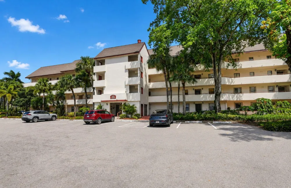 12524 SHORELINE DRIVE #404 Wellington, FL 33414