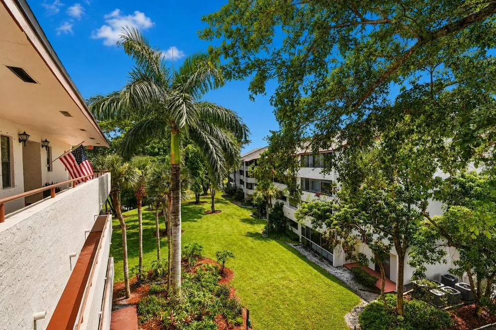 12524 SHORELINE DRIVE #404 Wellington, FL 33414