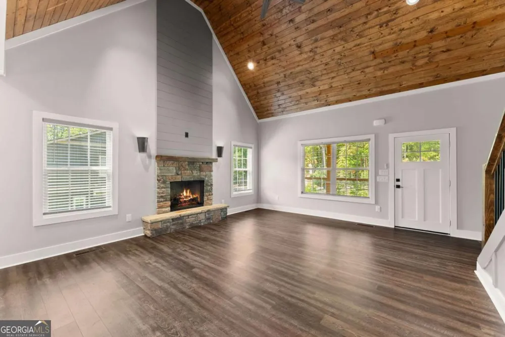 85 Deer Valley Estate RD Sautee Nacoochee, GA 30571
