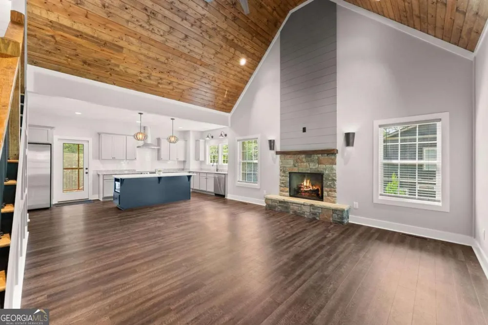 85 Deer Valley Estate RD Sautee Nacoochee, GA 30571
