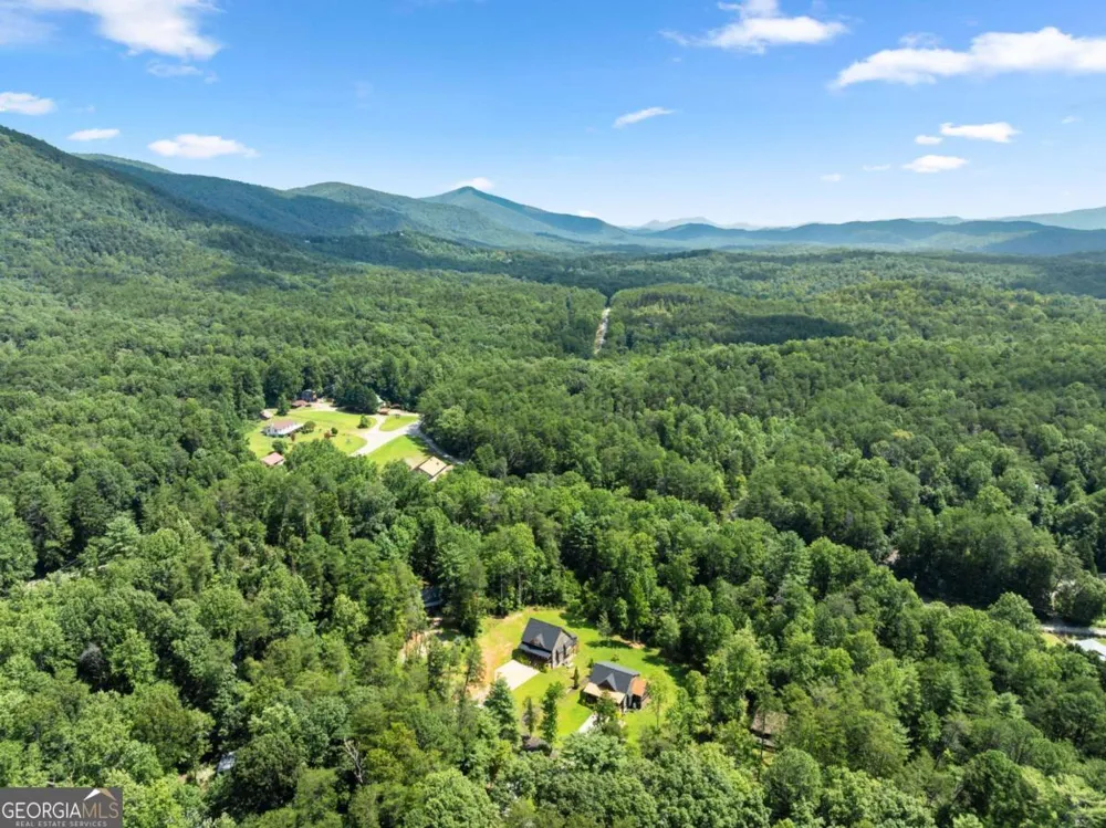 85 Deer Valley Estate RD Sautee Nacoochee, GA 30571