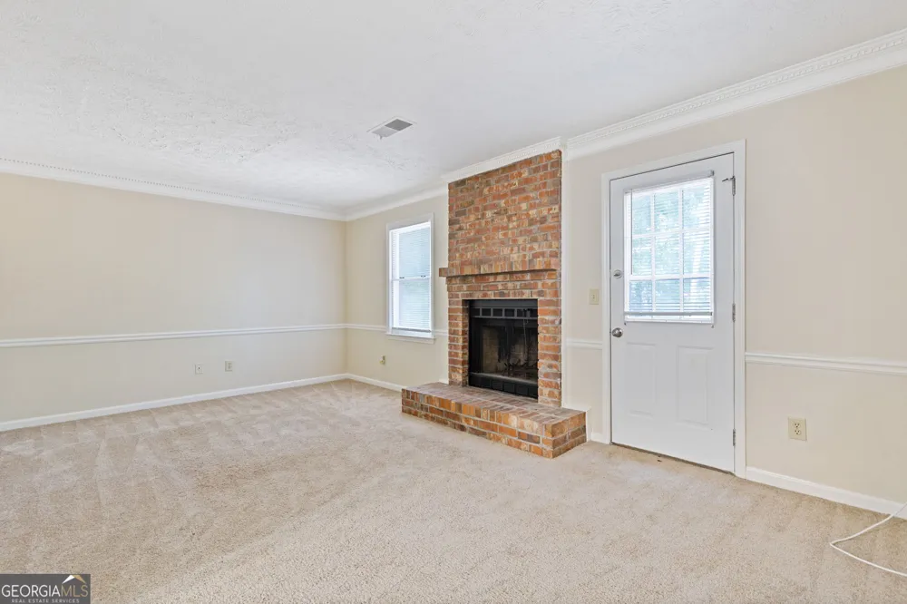 5278 Oakridge DR Stone Mountain, GA 30083