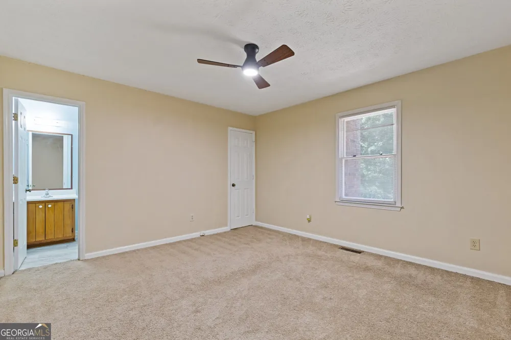 5278 Oakridge DR Stone Mountain, GA 30083