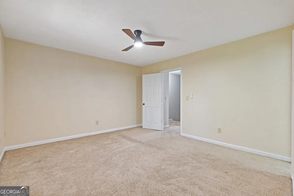 5278 Oakridge DR Stone Mountain, GA 30083
