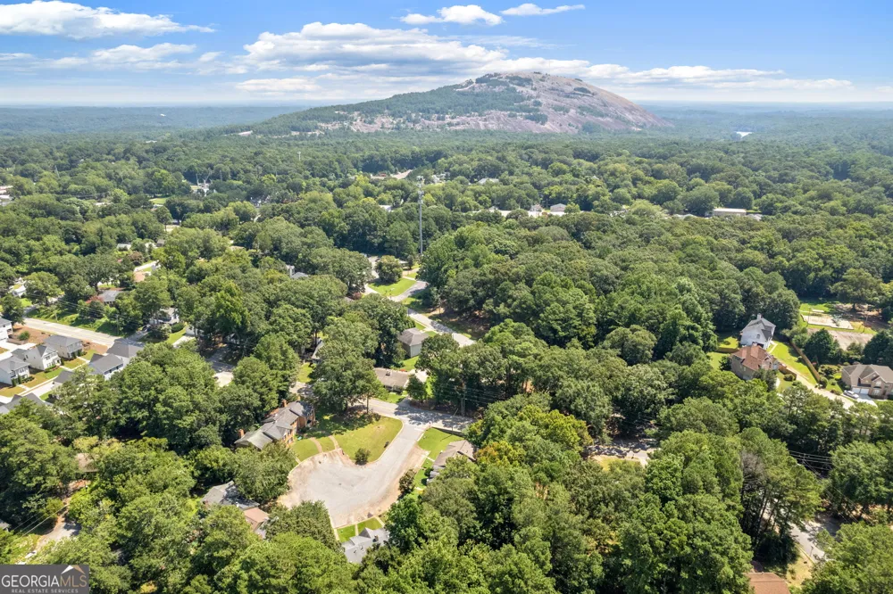 5278 Oakridge DR Stone Mountain, GA 30083