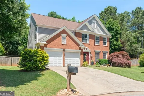 1335 Lyndhurst Way