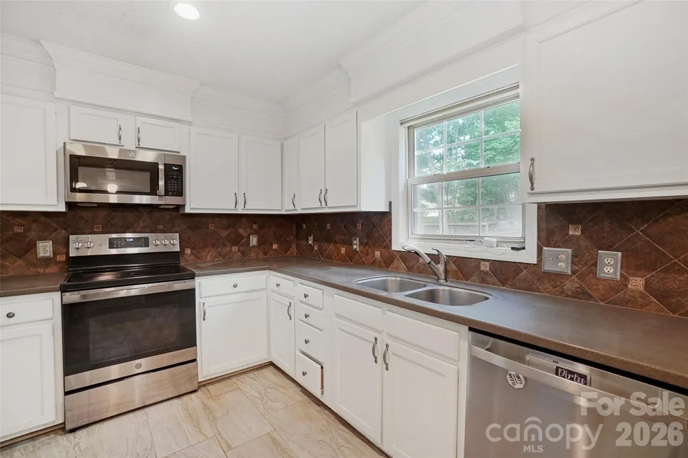 506 Fox Hollow Lane Mills River, NC 28759