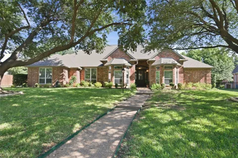 2702 Cottonwood Lane