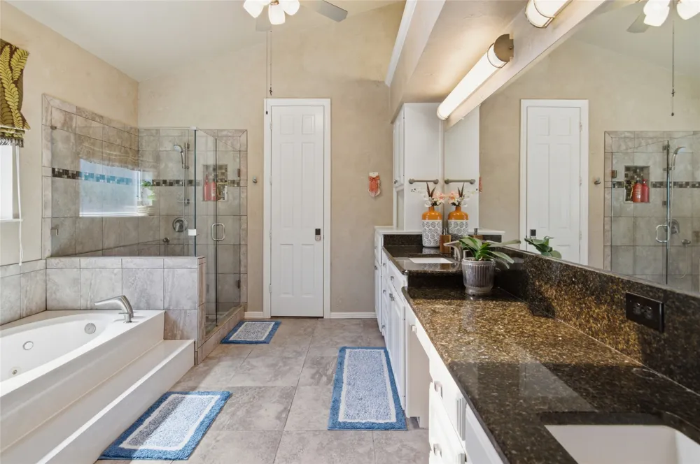 2702 Cottonwood Lane Colleyville, TX 76034