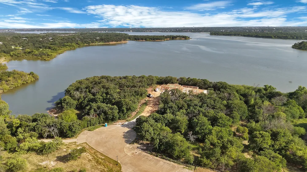 Oak Bluff Drive Corinth, TX 76208