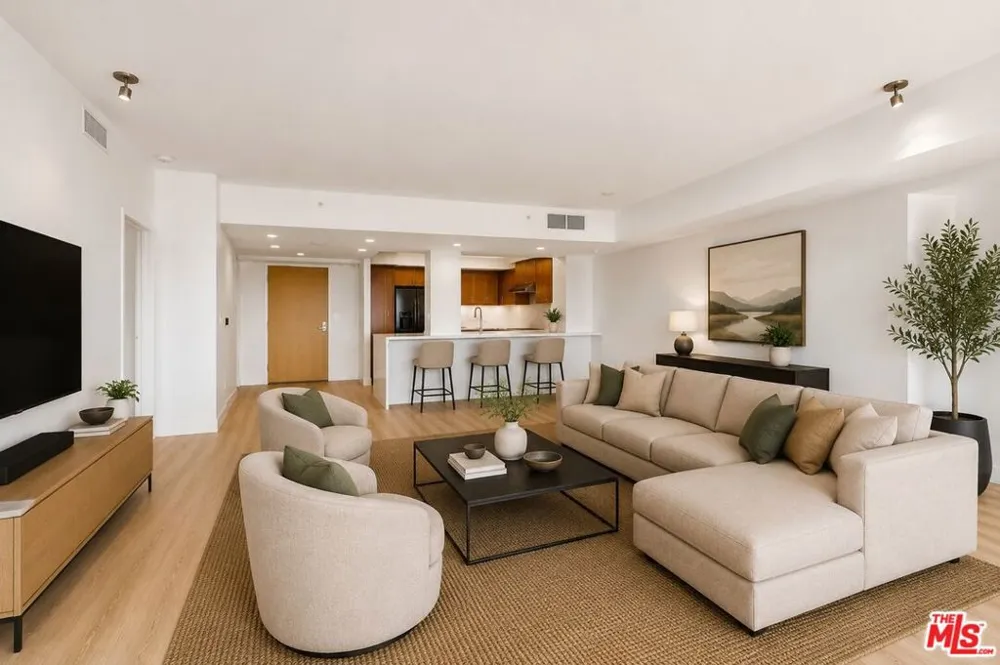 13600 Marina Pointe Drive #907 Marina del Rey, CA 90292
