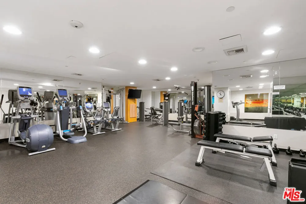 13600 Marina Pointe Drive #907 Marina del Rey, CA 90292