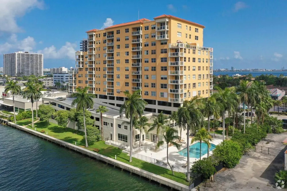 1625 Kennedy Cswy #603F North Bay Village, FL 33141