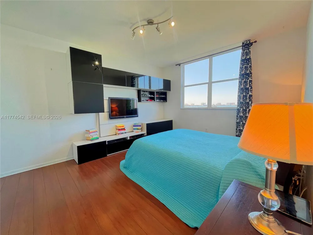 1625 Kennedy Cswy #603F North Bay Village, FL 33141