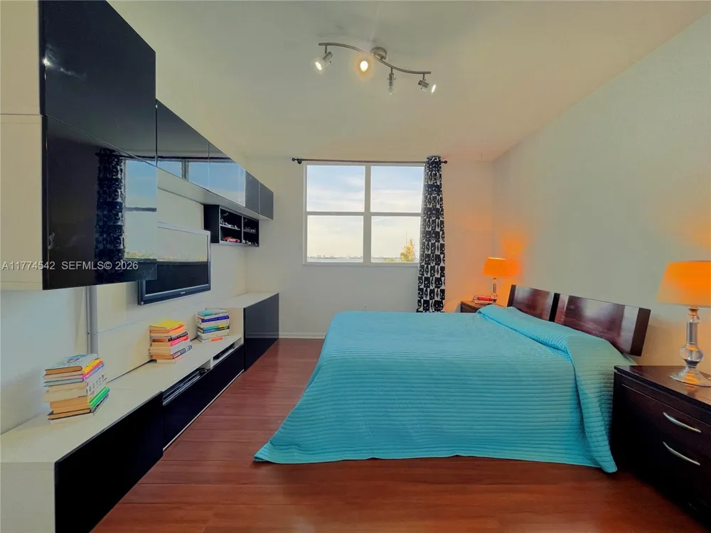 1625 Kennedy Cswy #603F North Bay Village, FL 33141