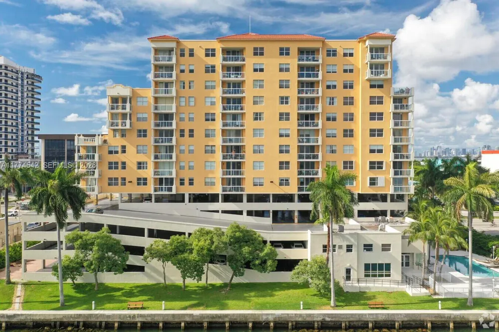 1625 Kennedy Cswy #603F North Bay Village, FL 33141