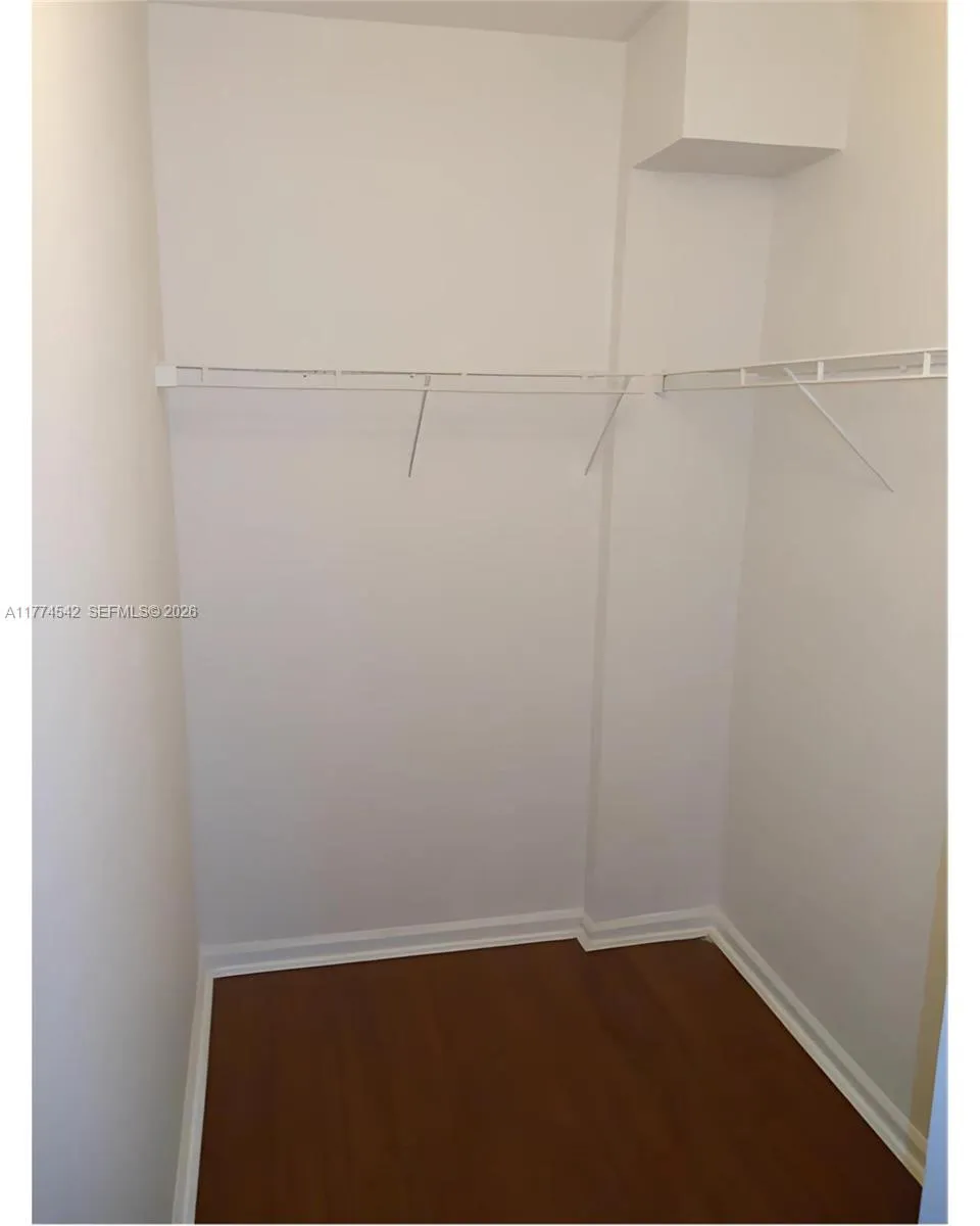 1625 Kennedy Cswy #603F North Bay Village, FL 33141
