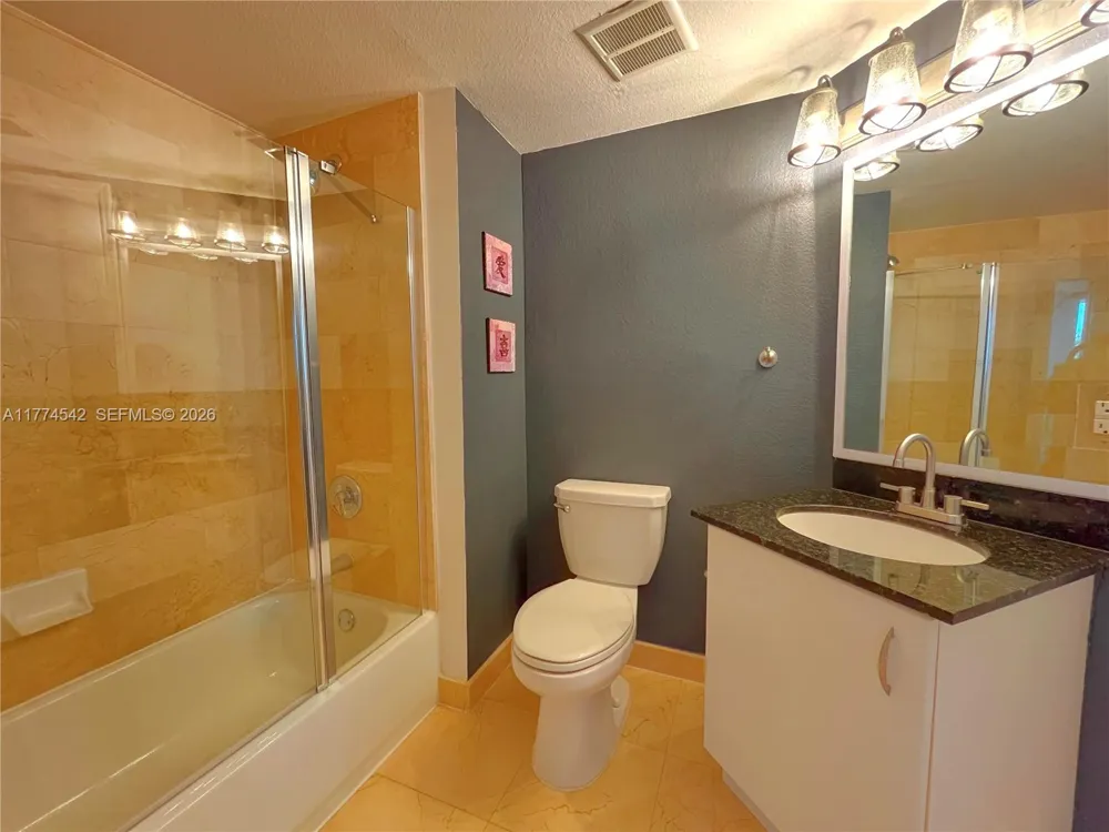 1625 Kennedy Cswy #603F North Bay Village, FL 33141