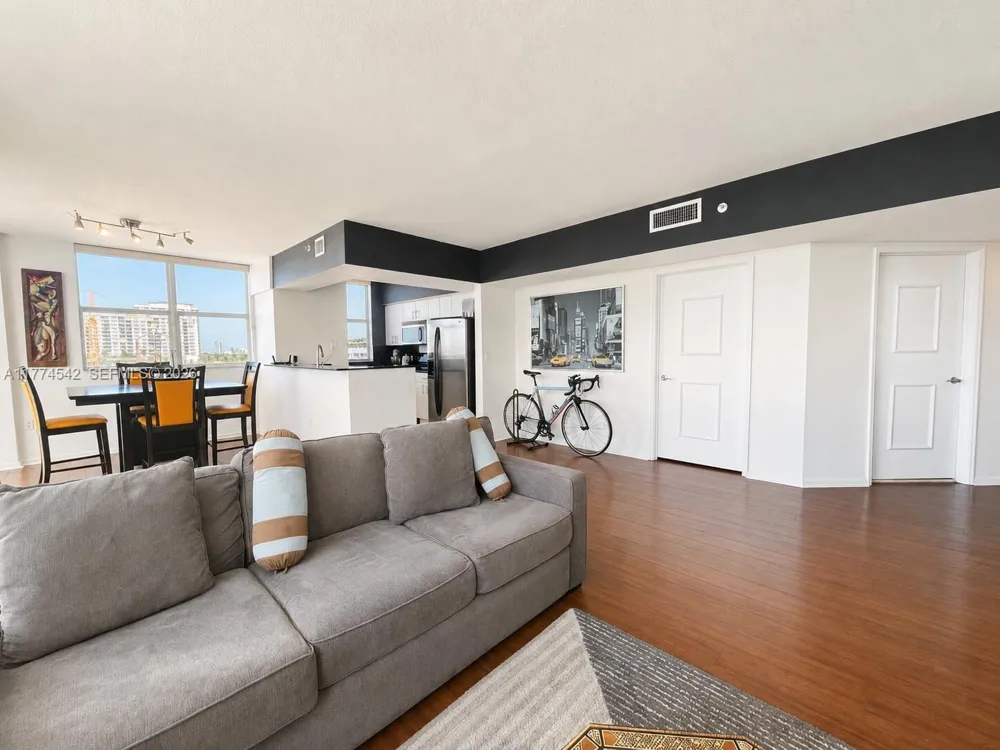 1625 Kennedy Cswy #603F North Bay Village, FL 33141