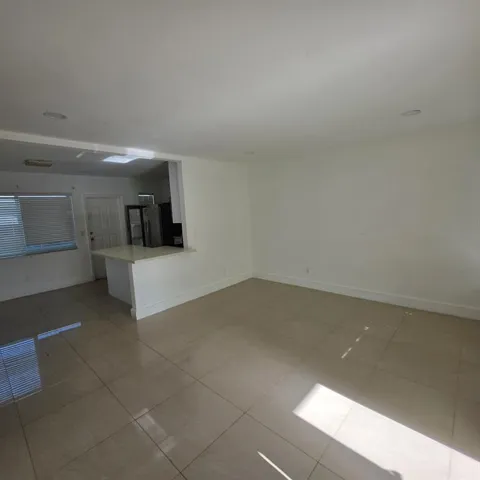 181 NE 168th Street #2