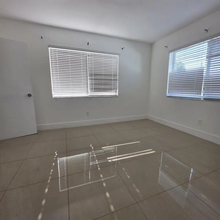 181 NE 168th Street #2 North Miami Beach, FL 33162