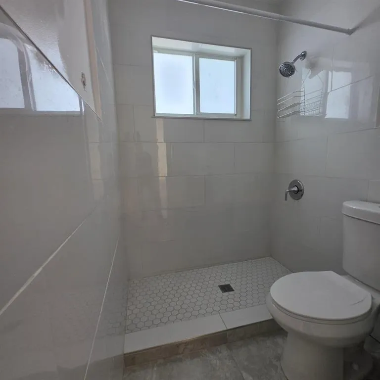 181 NE 168th Street #2 North Miami Beach, FL 33162