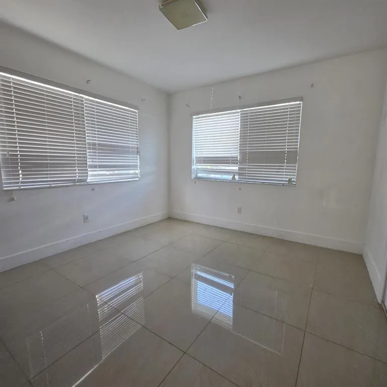 181 NE 168th Street #2 North Miami Beach, FL 33162