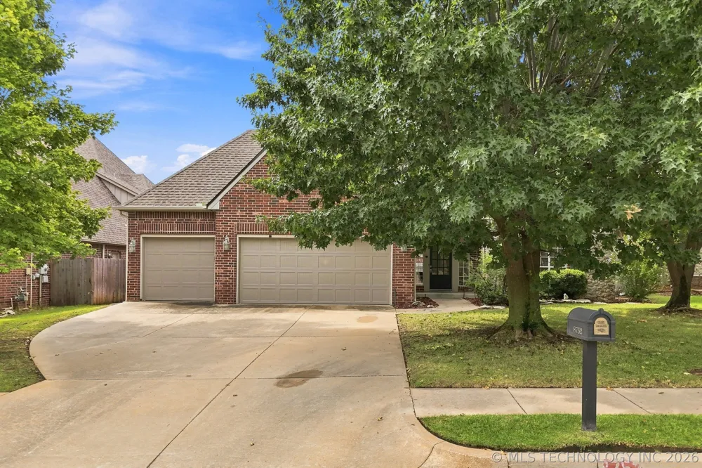 8752 E 102nd Street Tulsa, OK 74133
