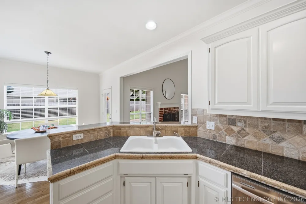 8752 E 102nd Street Tulsa, OK 74133