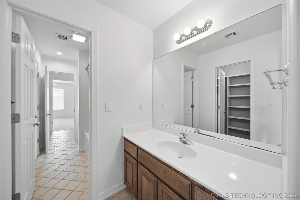 8752 E 102nd Street Tulsa, OK 74133