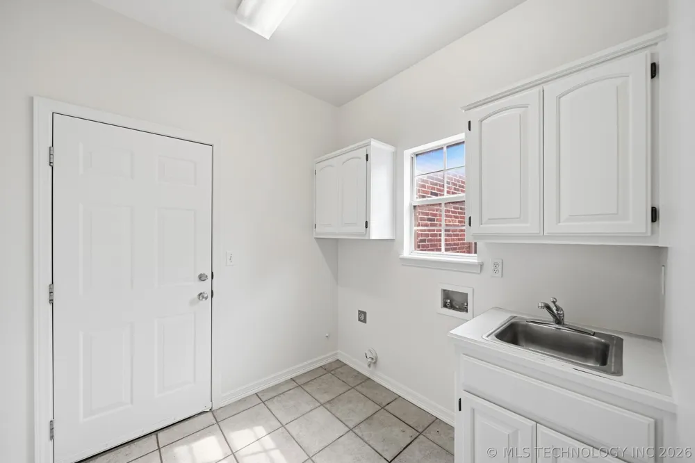 8752 E 102nd Street Tulsa, OK 74133