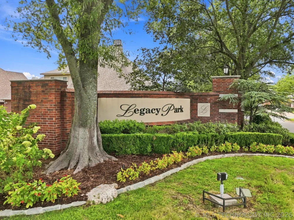 8752 E 102nd Street Tulsa, OK 74133