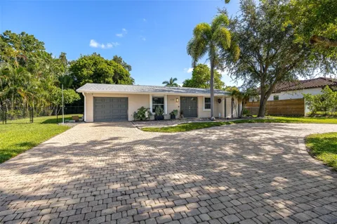 1223 BILTMORE DRIVE
