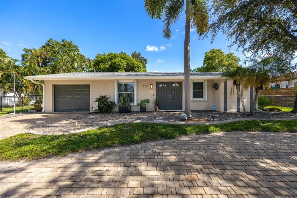 1223 BILTMORE DRIVE Fort Myers, FL 33901