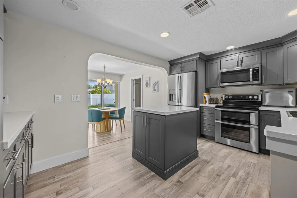 1223 BILTMORE DRIVE Fort Myers, FL 33901