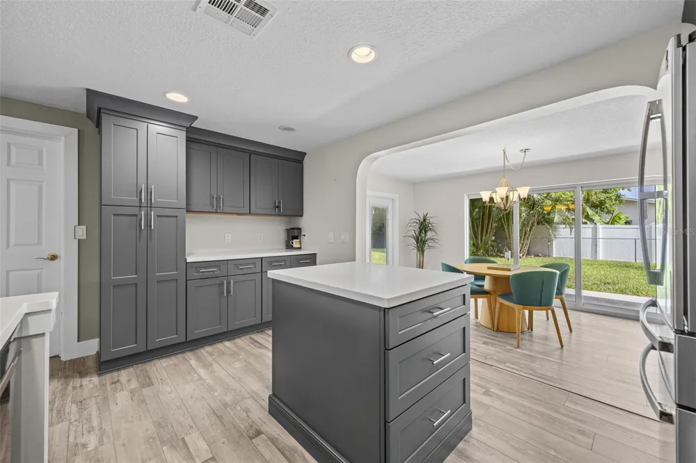 1223 BILTMORE DRIVE Fort Myers, FL 33901