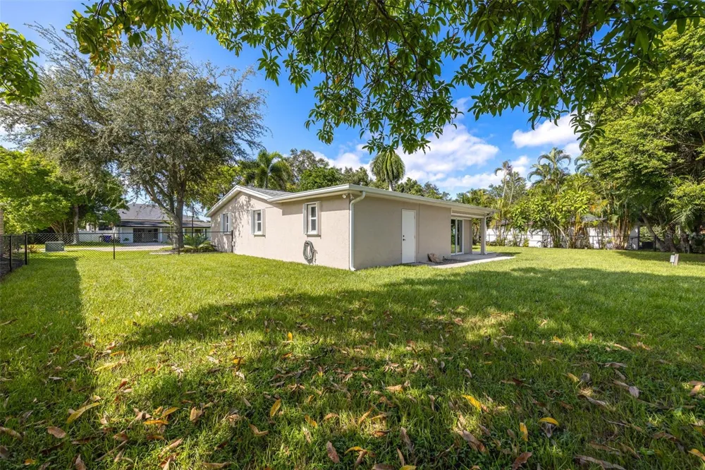 1223 BILTMORE DRIVE Fort Myers, FL 33901