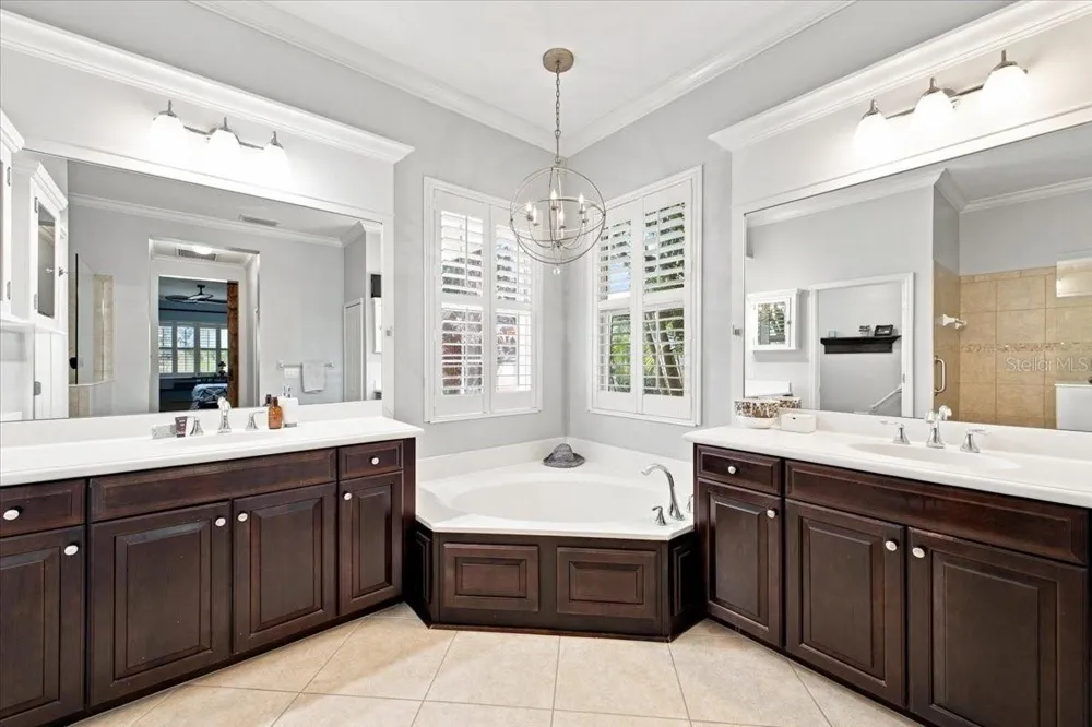 4704 SENECA PARK TRAIL Bradenton, FL 34211