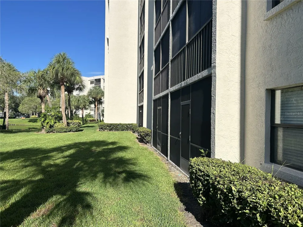 1316 PASADENA AVENUE S #102 South Pasadena, FL 33707