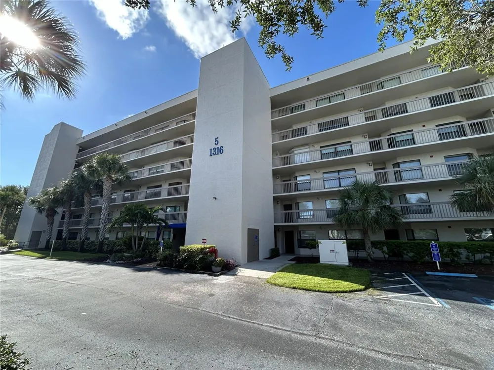 1316 PASADENA AVENUE S #102 South Pasadena, FL 33707