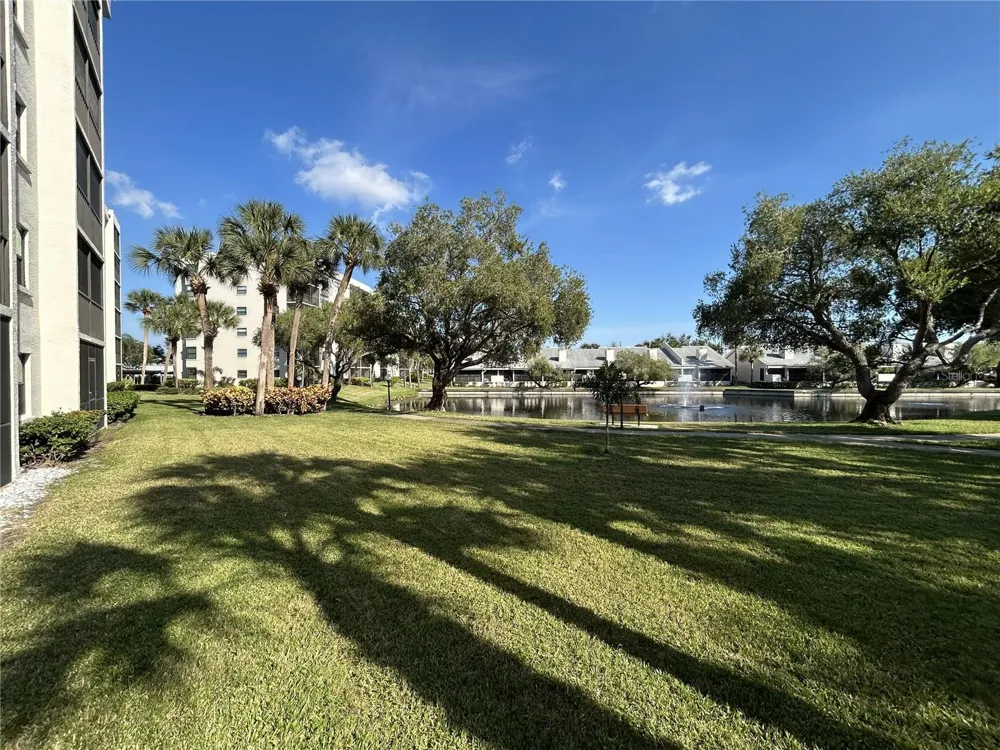 1316 PASADENA AVENUE S #102 South Pasadena, FL 33707