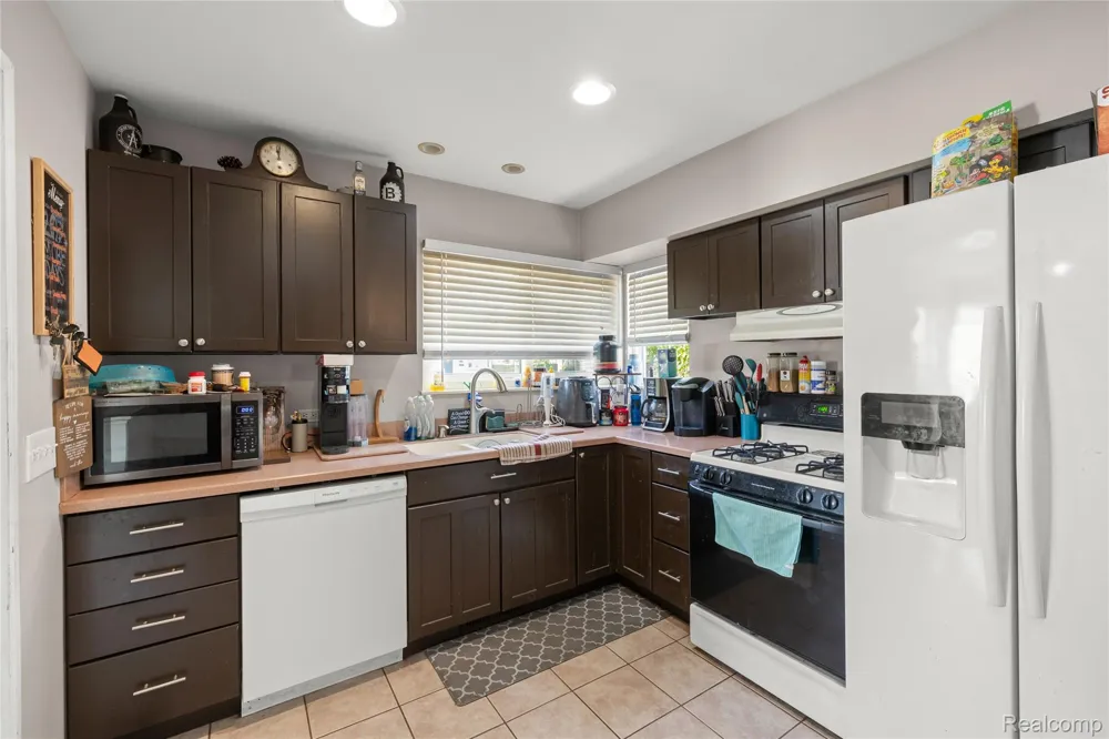 23421 Allor Street St Clair Shores City, MI 48082