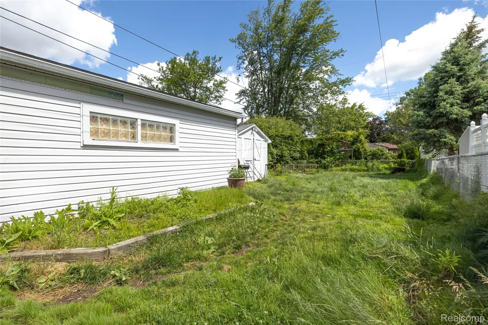 23421 Allor Street St Clair Shores City, MI 48082