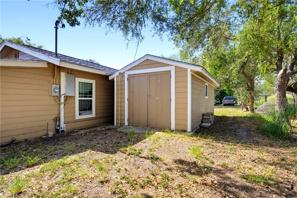 6244 Sandy Hollow Drive Robstown, TX 78380