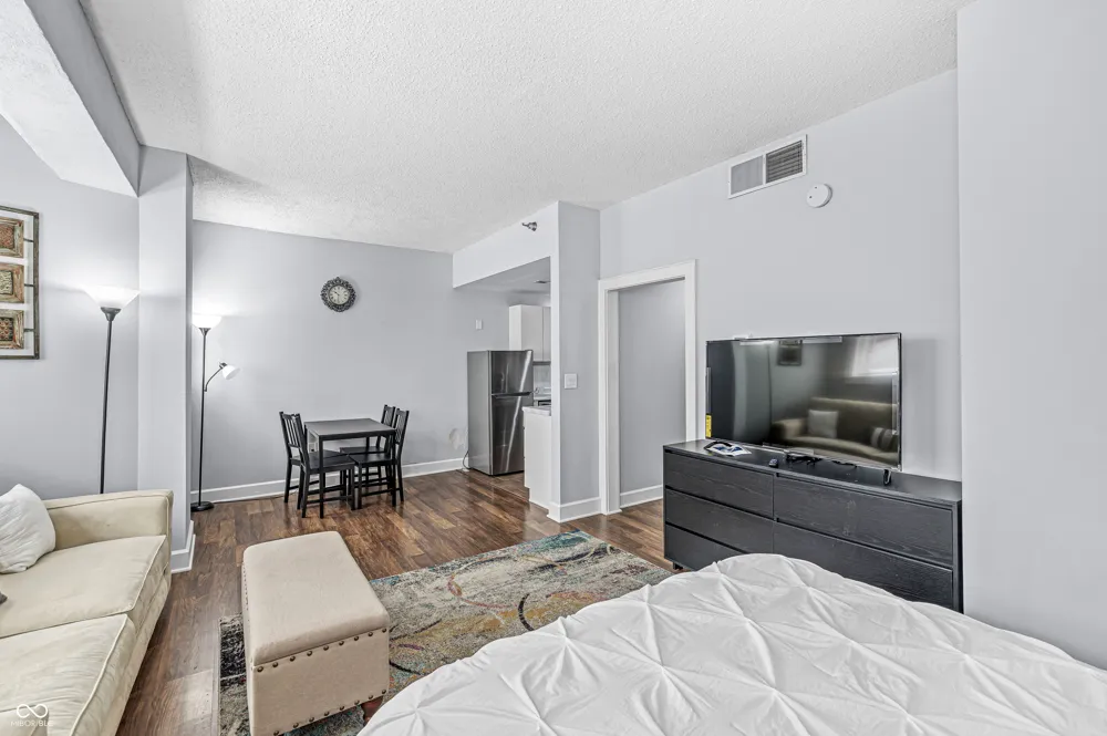 230 E 9th Street #107 Indianapolis, IN 46204