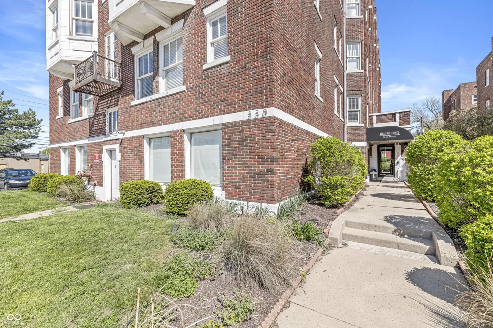 230 E 9th Street #107 Indianapolis, IN 46204